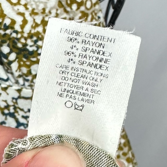 Chic Floral Maxi Dress in Green and Cream - Picture 9 of 9